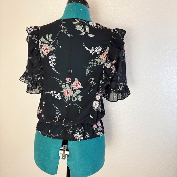 Womens Sheer Black floral blouse with peplum and ruffles Sz S - Picture 3 of 3